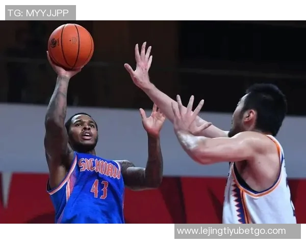 辽篮大家庭迎来新成员马库斯乔治亨特正式加盟球队喜讯分享